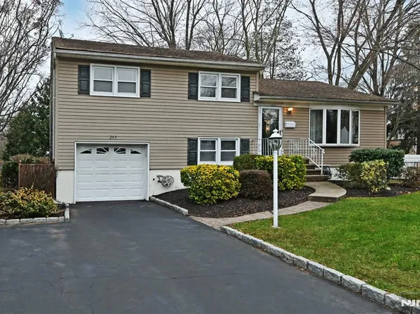 243 Devon Rd, Township Of Washington, NJ 07676