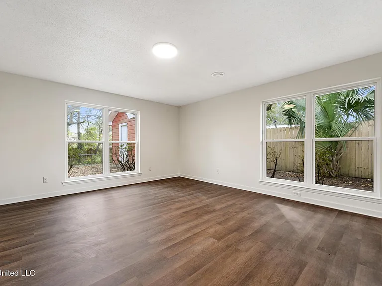 6104 Gruich Cir — Photo 12