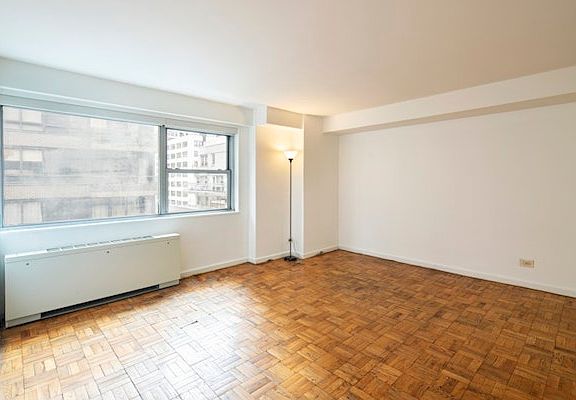 3rd image of 330 E 49th St APT 14A