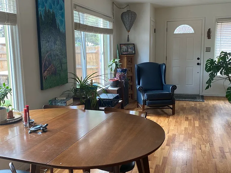 676 NE Franklin Ave — Photo 22
