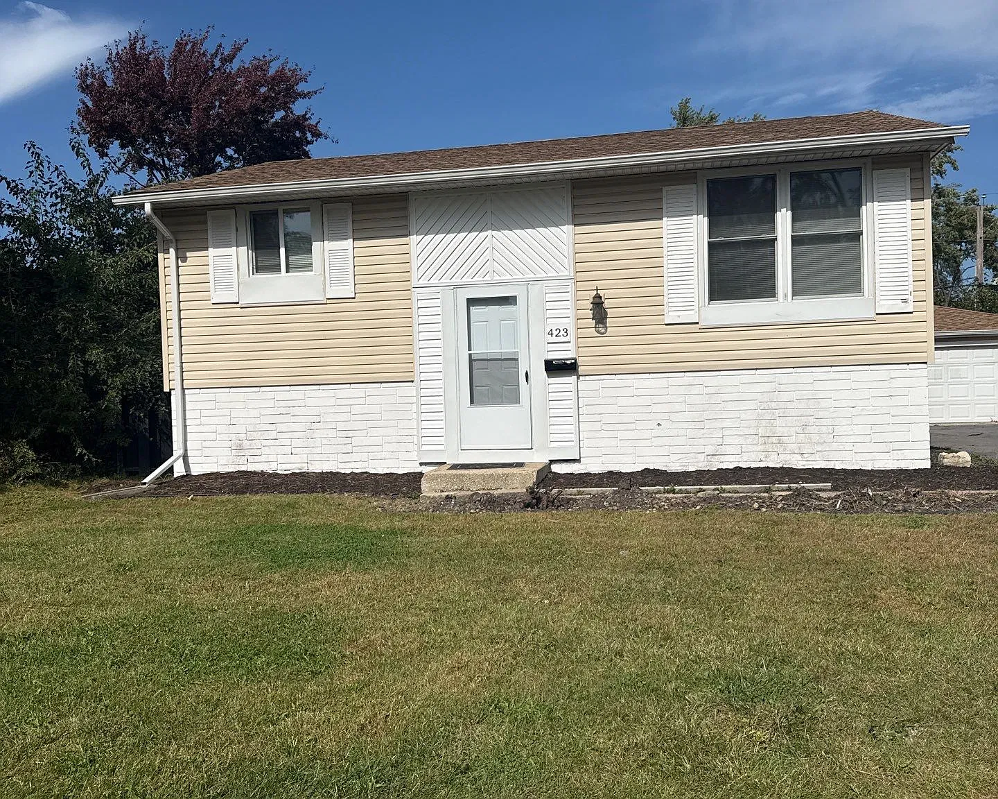 3 bed, 1958 sqft, $2,700 — Photo 1