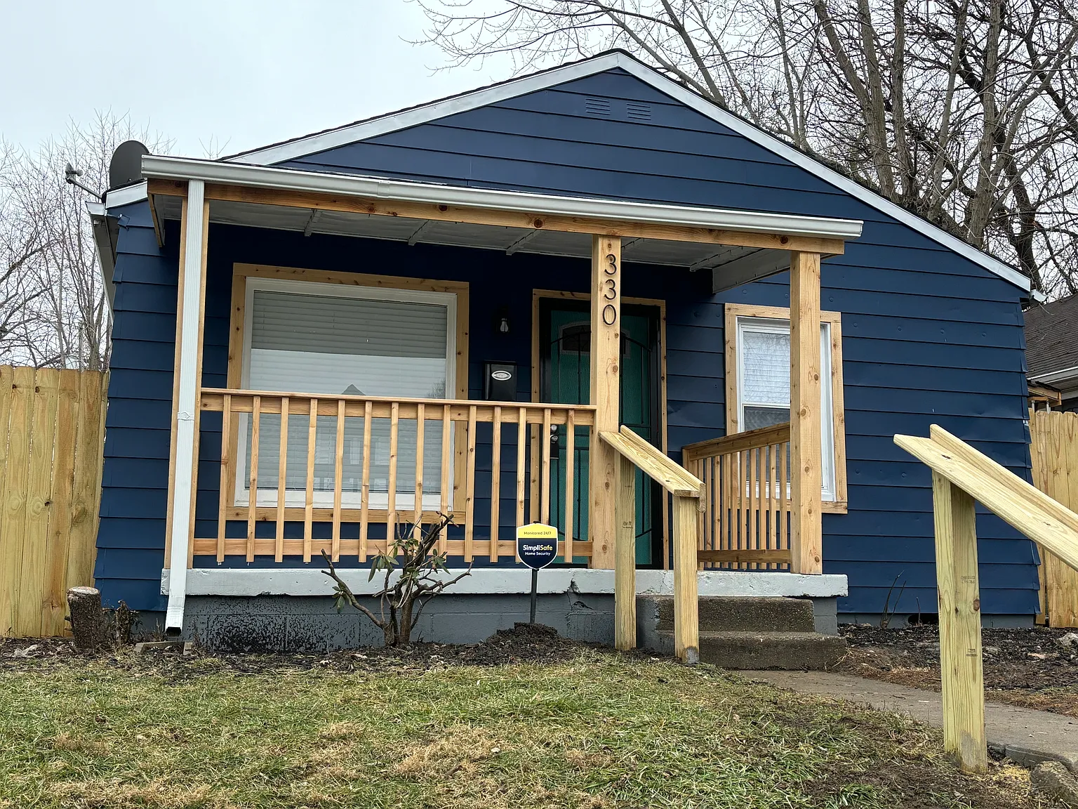 3 bed, 1100 sqft, $1,500 — Photo 1