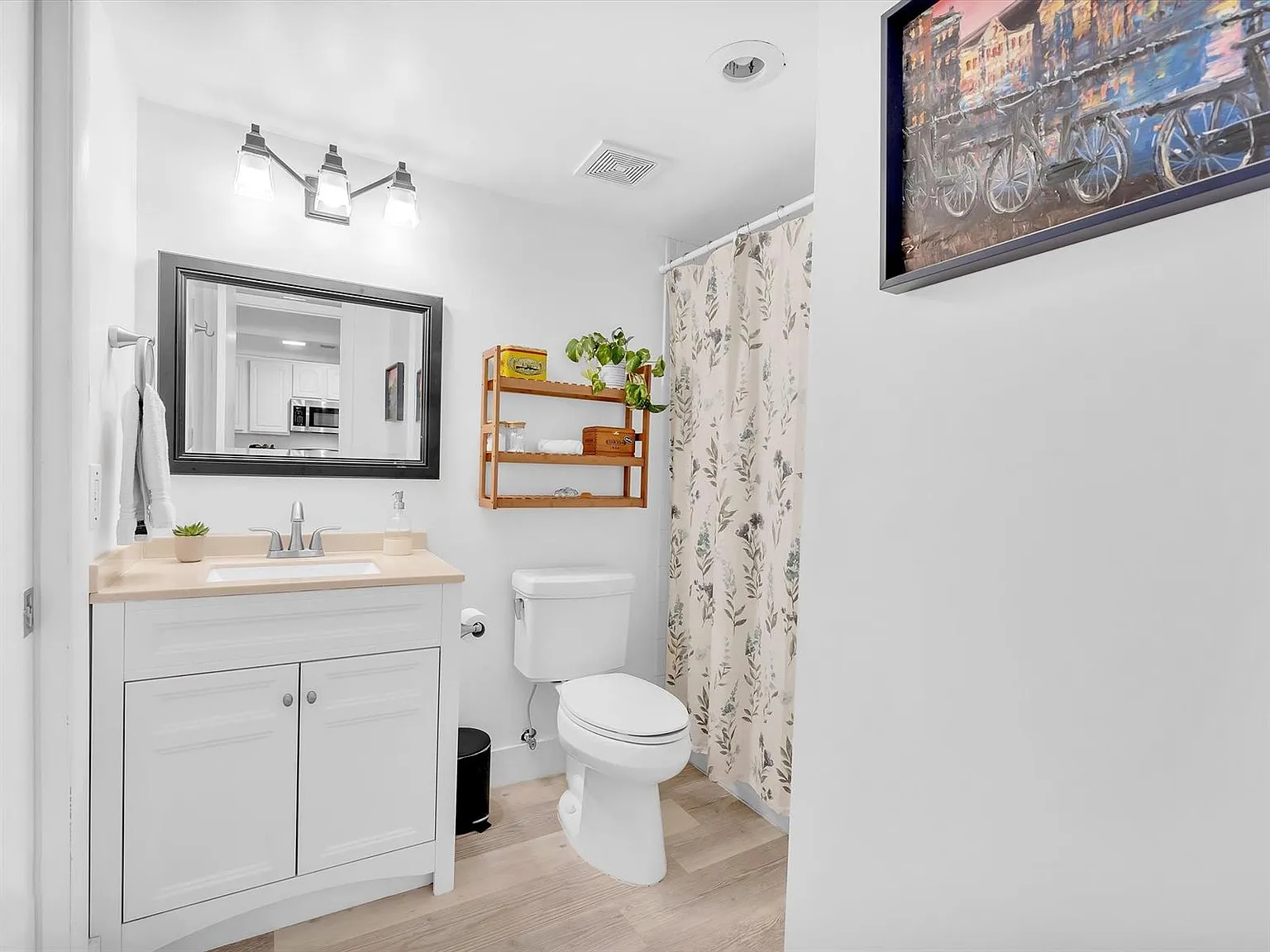 2 bed, 1100 sqft, $2,700 — Photo 3