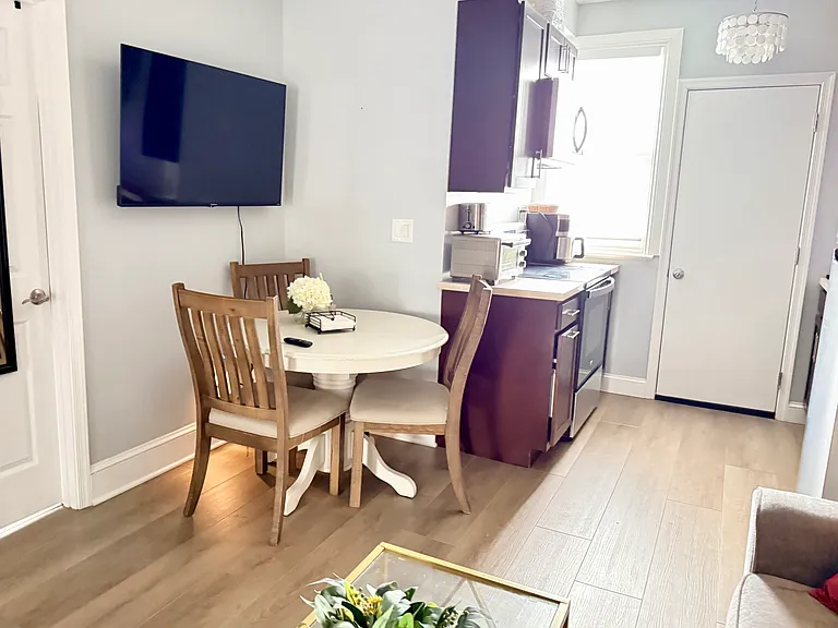512 Mellon St SE #101 — Photo 6
