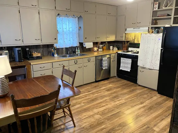 612 N Adams St, Memphis, MO 63555