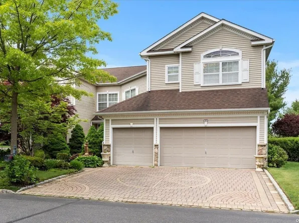 37 Hamlet Drive #37, Mount Sinai, NY 11766