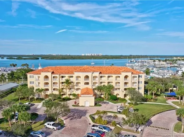 38 Harbour Isle Dr #104, Fort Pierce, FL 34949