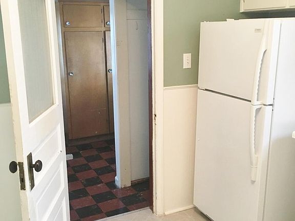 4th image of 24163 New York St