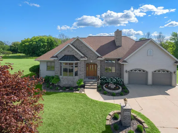2103 Kati Ln, Marinette, WI 54143