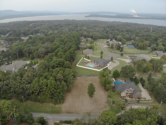 3rd image of 1009 Hilltop Dr