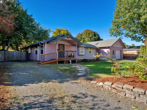 1396 Chase St, Eugene, OR 97402