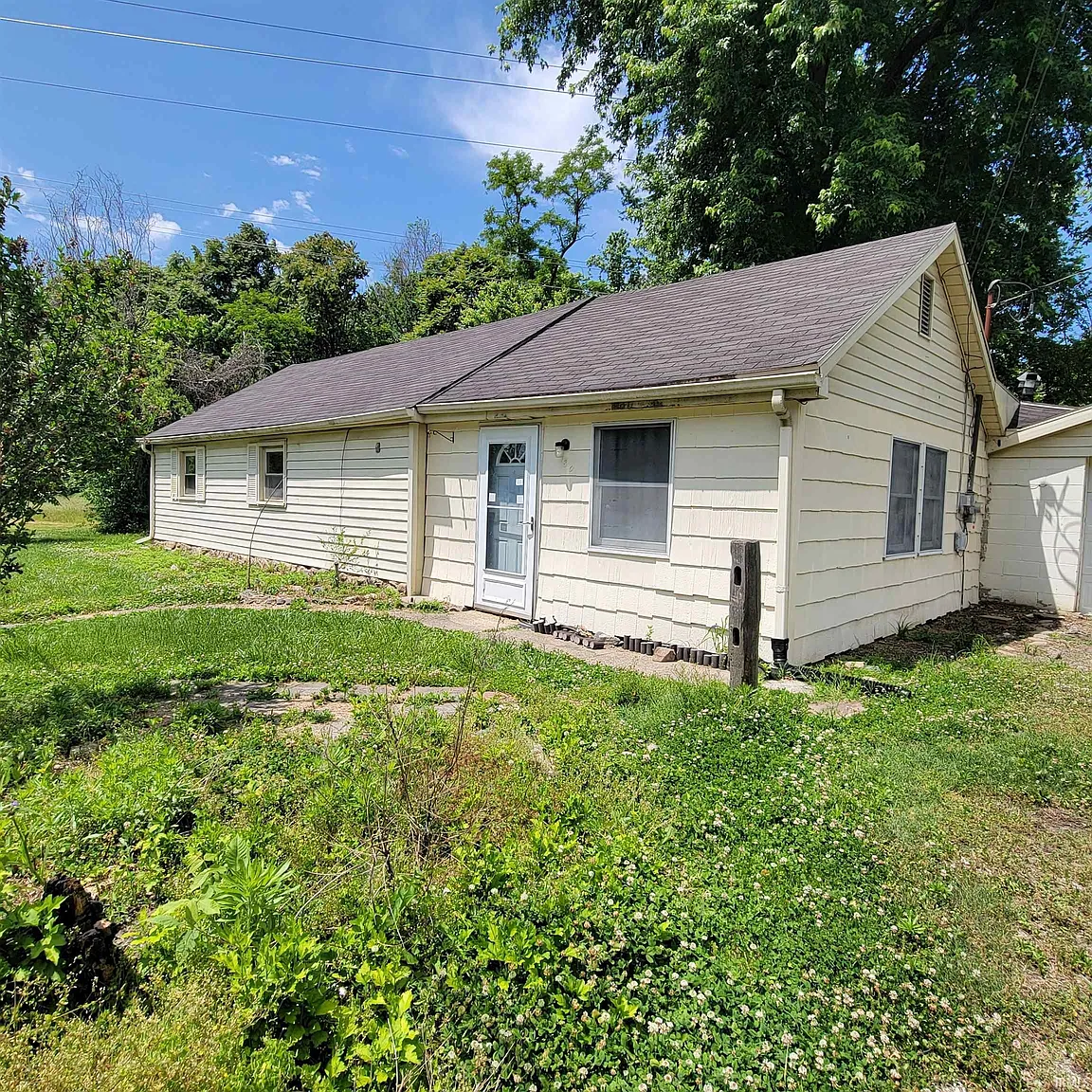 780 Cardinal Dr photo 1