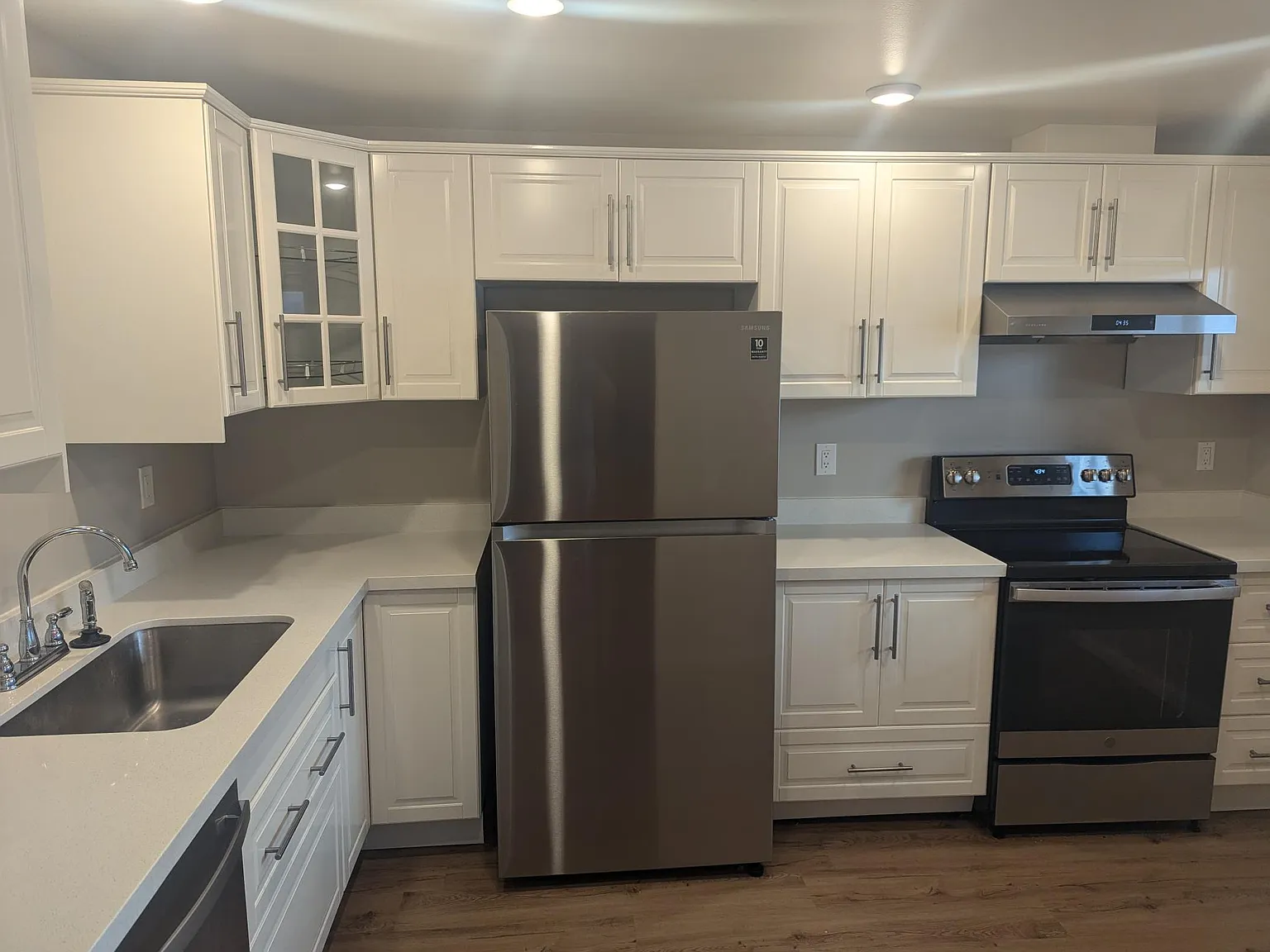 2 bed, 900 sqft, $2,300 — Photo 3