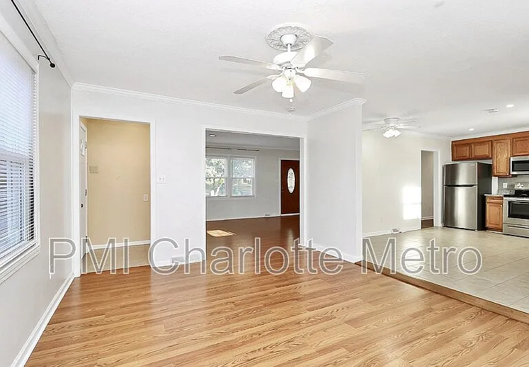 9916 Windrift Rd — Photo 4