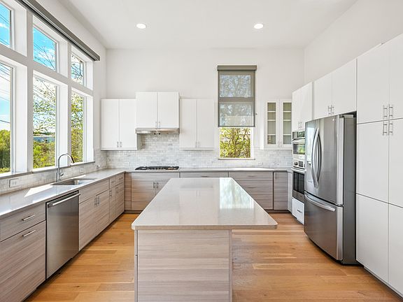 2nd image of 5805 Toscana Ave