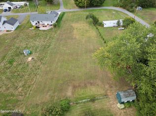 6 Washington Sq, West Stockbridge, MA 01266