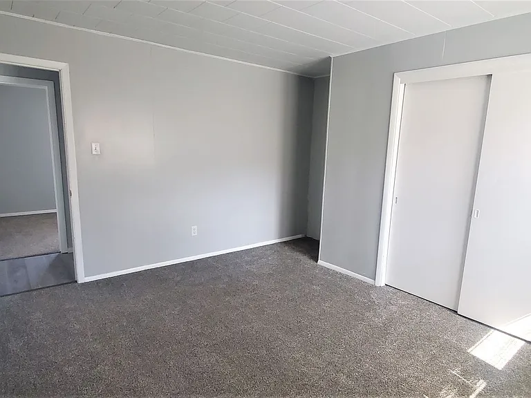 401 S Ross Ave — Photo 6