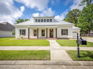 128 Heron Park Pl, Ocean Springs, MS 39564