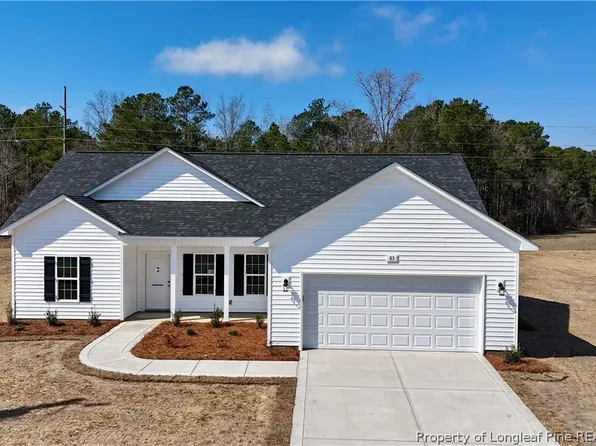 83 Orchard Ln, Parkton, NC 28371