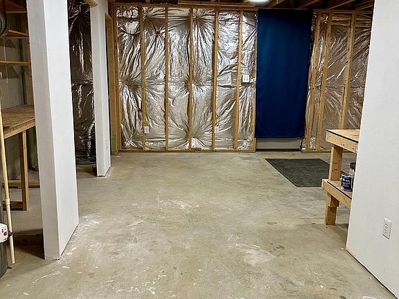 4th image of 46365 Shining Willow Ln Unit E