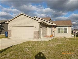 1st image of 804 Honeysuckle Dr