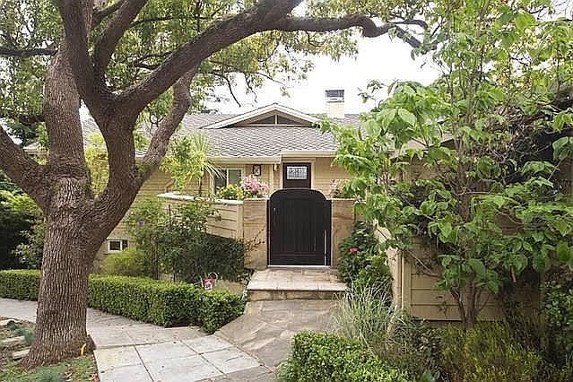 Private Court Yard Entry with Landscaping