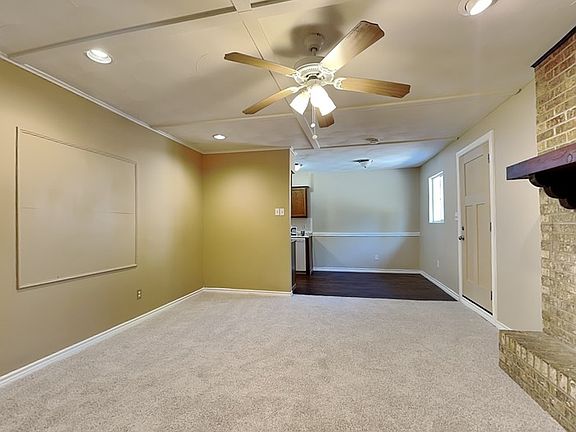 5th image of 14920 Oakwood Ln