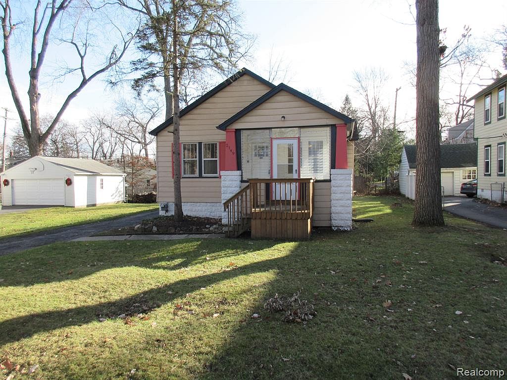 2149 Pontiac Dr, Sylvan Lake, MI 48320 Zillow