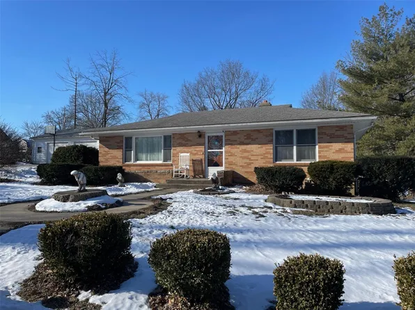1803 Summit St, Hillsboro, IL 62049