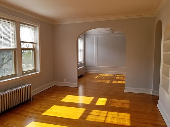 2nd image of 5903 N Winthrop Ave APT 3W