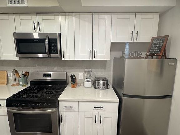 3rd image of 243 Academy St Floor 1