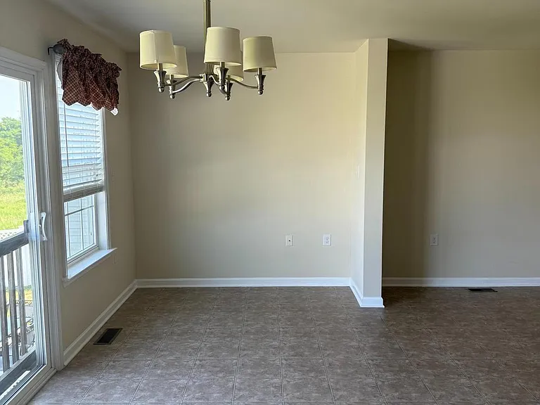 1130 Stallion St — Photo 6