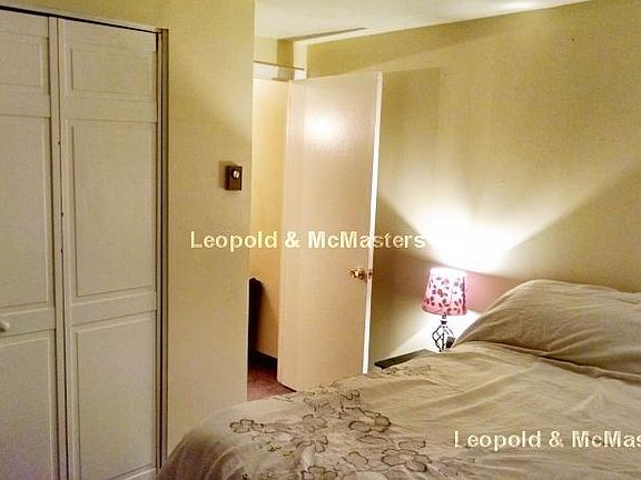 4th image of 36 Greentree Ln #12V