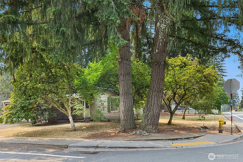 2nd image of 17103 NE 95th Street