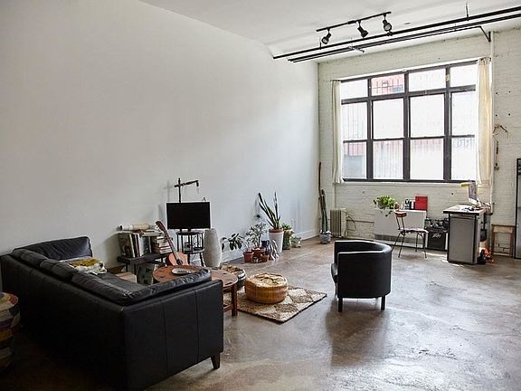 5th image of 41 Varick Ave #1C