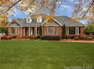 208 Prescott Dr, Lake Wylie, SC 29710