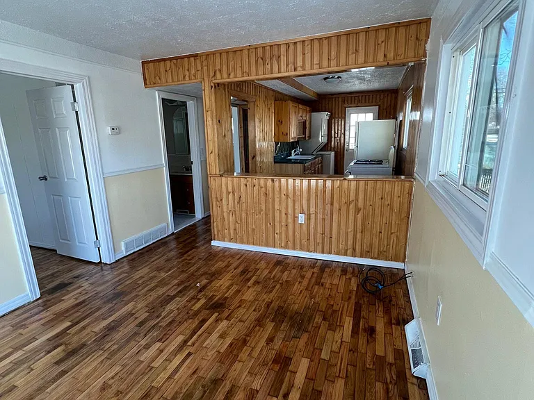 6230 Gulley St — Photo 2