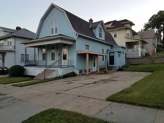 554 S 35th St — Photo 1