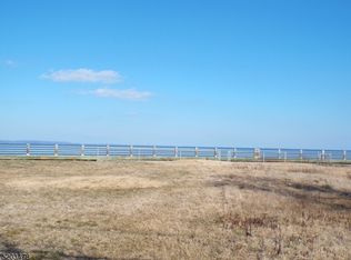 621 Front St, Keyport, NJ 07735