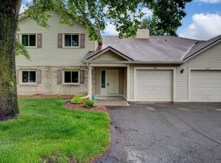 999 Greenhaven Dr, Vadnais Heights, MN 55127