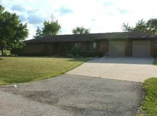 10 N High Point Dr, Round Lake, IL 60073