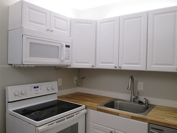 4th image of 2250 NE 66th St APT 1521