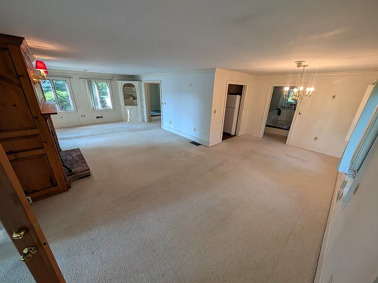 139 N Main St — Photo 17