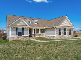 120 Covington Ln, Pataskala, OH 43062