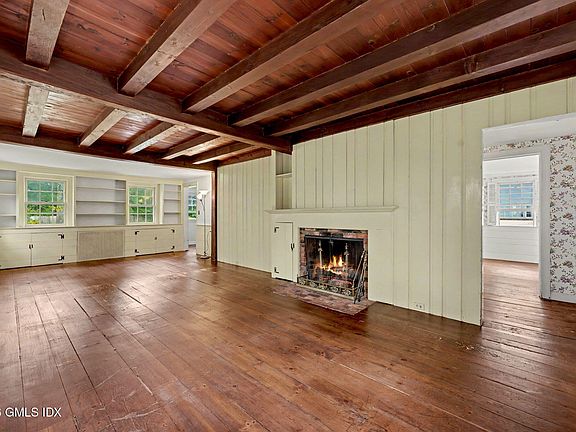 5th image of 17 Knoll St