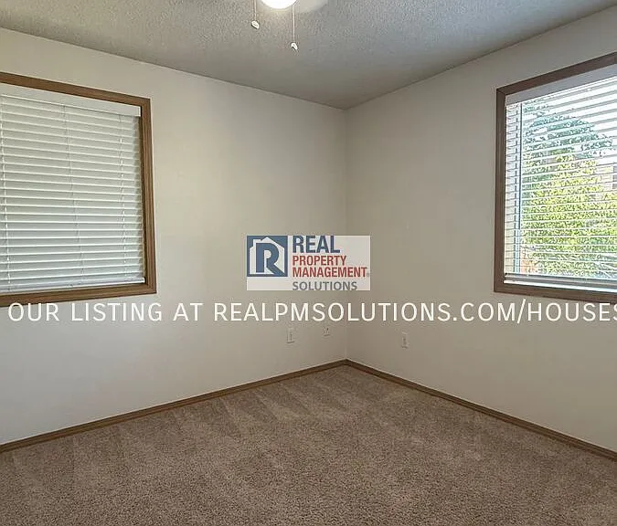 8514 N Syracuse St #1 — Photo 23