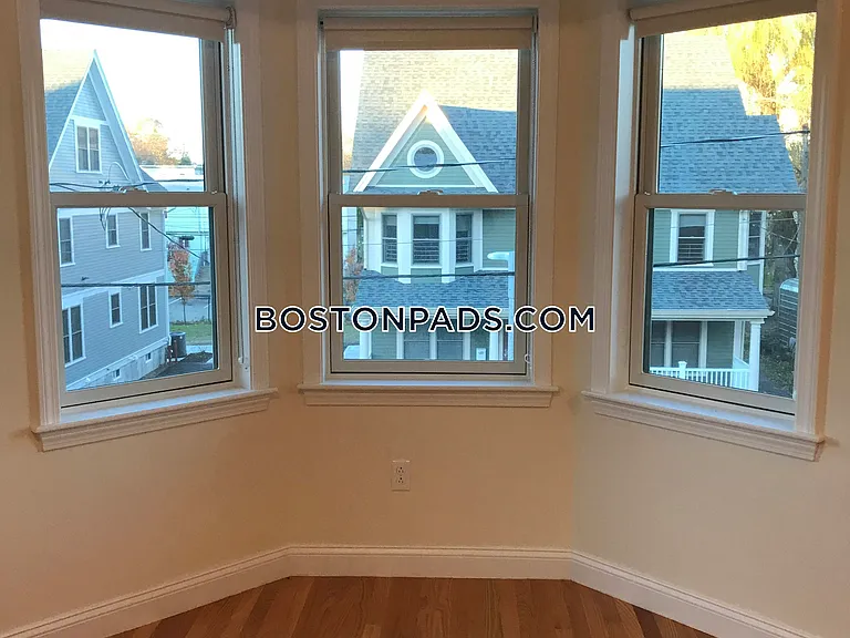 96 Waumbeck St #3 — Photo 2