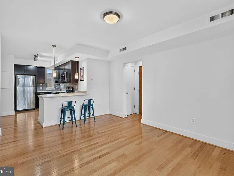 809 Otis Pl NW #104 — Photo 7