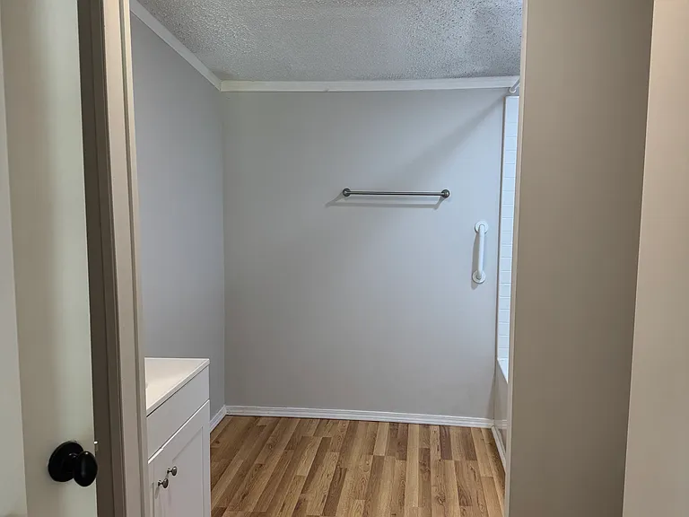 112 Northgate Rd — Photo 8