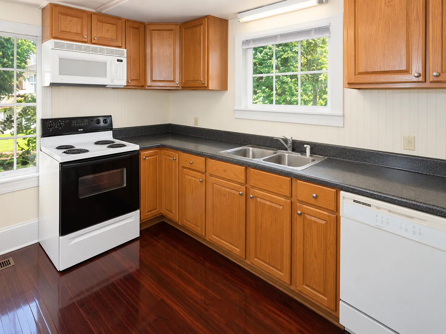 3 bed, 1583 sqft, $2,199 — Photo 3